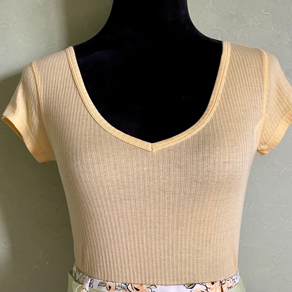 Gap Woven Deep V-Neck T'shirt, Pale Yellow, Medium